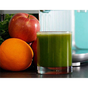 Kale Apple and Orange Juice